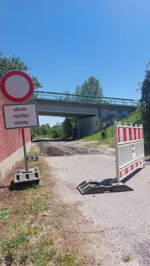 Rekonštrukcia Ostružinového chodníka a ulice Zidiny 