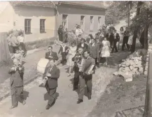 1. apríla si pripomíname 80. výročie pripojenia Lamača k Bratislave