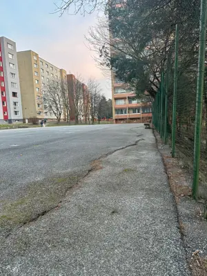 Sanácia plochy na Bakošovej a oprava ihriska na Heyrovského